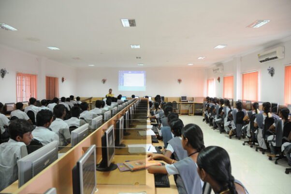 4.WEB DESIGN AND MULTIMEDIA LAB