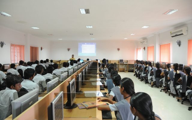 4.WEB DESIGN AND MULTIMEDIA LAB